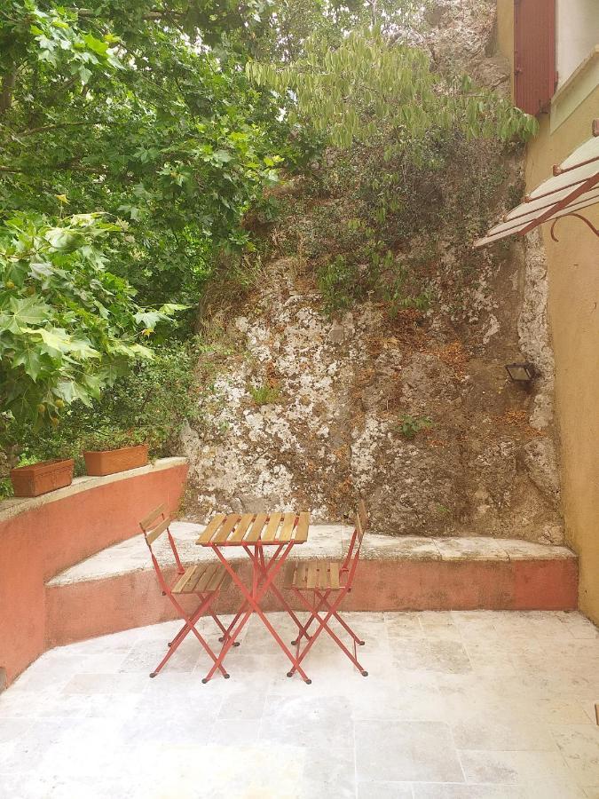 Maison Au Coeur De Fontaine De Vaucluse, Nichee Sur Le Rocher Et Surplombant La Sorgue Kültér fotó